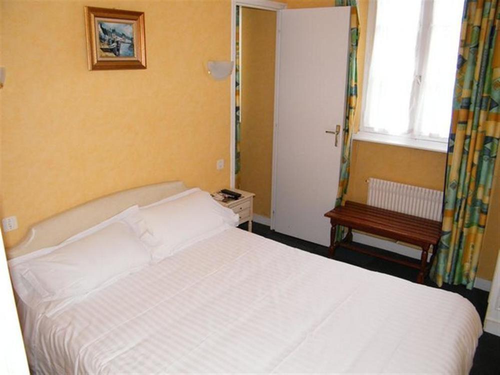 Balzac Hotel ฟูแฌร์ ภายนอก รูปภาพ
