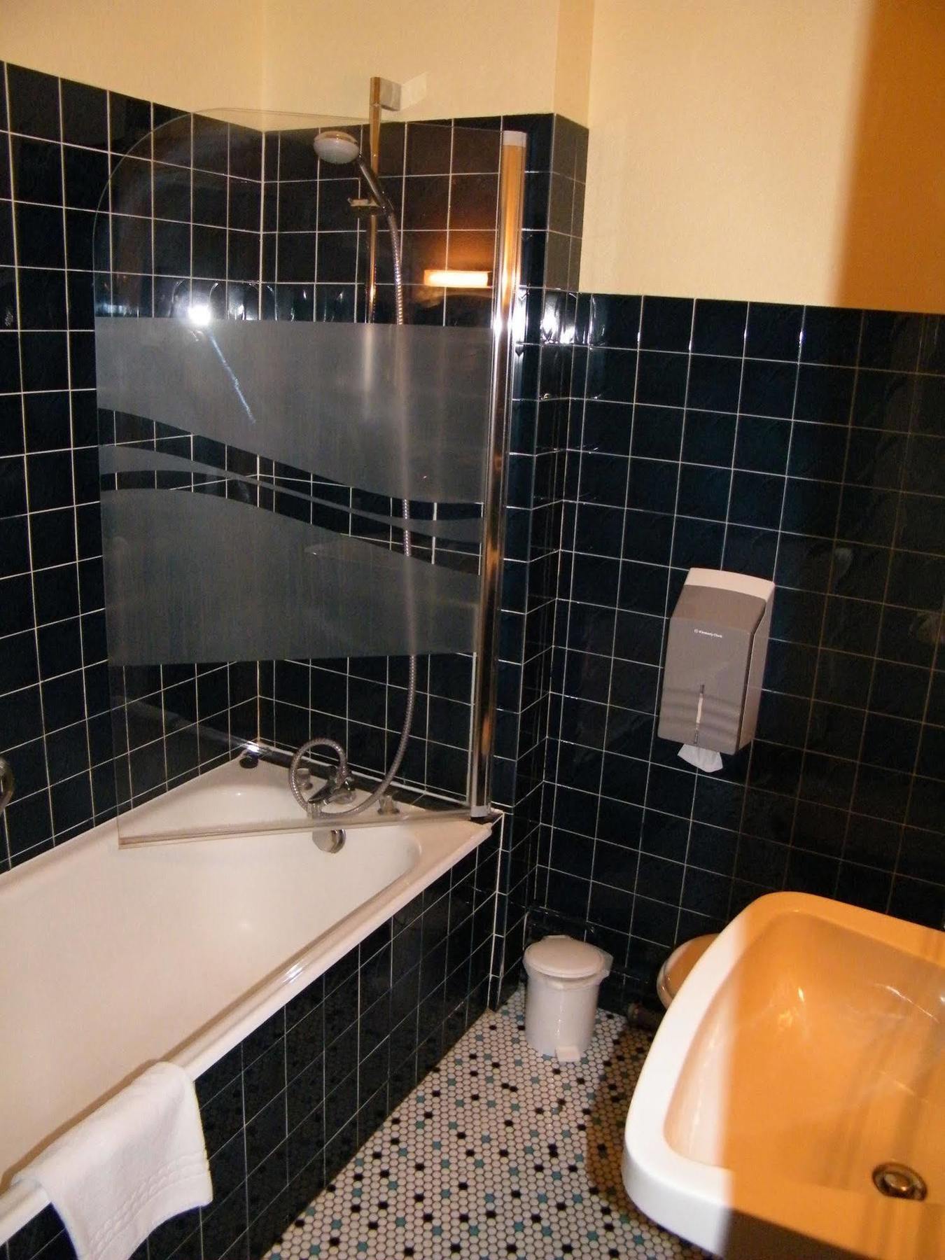 Balzac Hotel ฟูแฌร์ ภายนอก รูปภาพ
